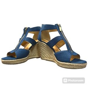 Expression sz 9 Leyah Platform Wedge Sandals